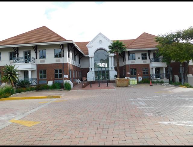 1,049M² OFFICE TO LET IN HYDE PARK
